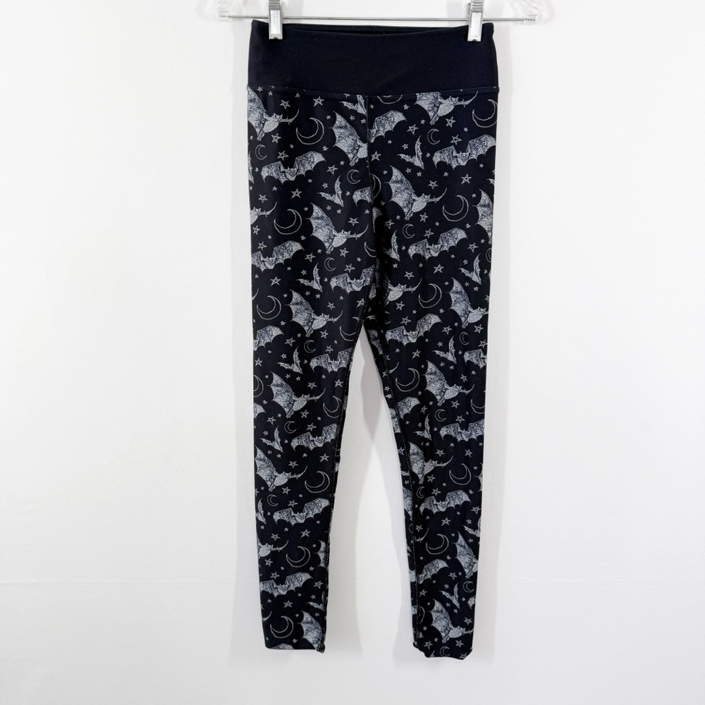 Black Widow Yoga Leggings Bats Print Size M Gothic Activewear Witchy Halloween